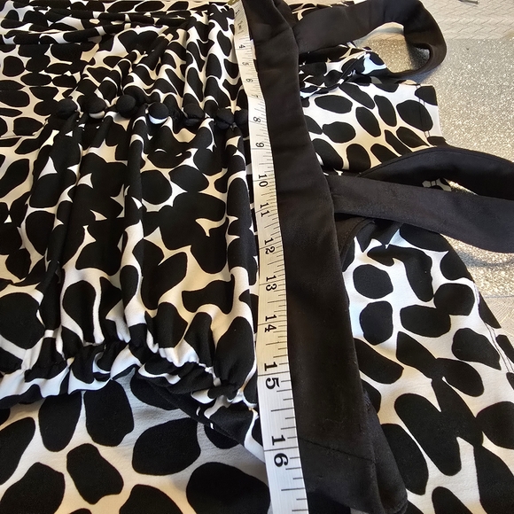 White House Black Market Black and White Scoop Neck Sundress - Picture 9 of 10